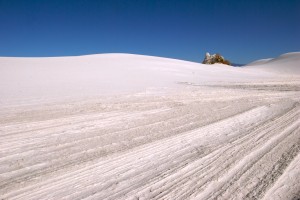 white-sands_tracks-rock white-sands_tracks-rock